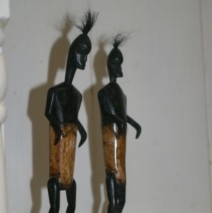 statuettes bois et os