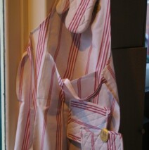 ensemble tablier, maniques et gant
