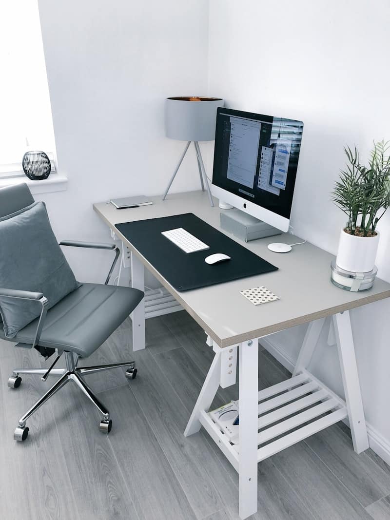 Mobilier et accessoires de bureau