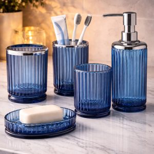 Accessoires de bain en verre bleu