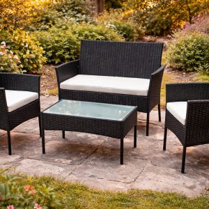 Mobilier de patio au coucher du soleil